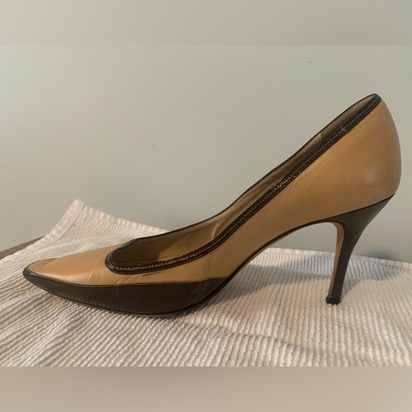 Manolo Blahnik pumps. Size 38.5 EU. Nude with patent leather trim. - Picture 1 of 5